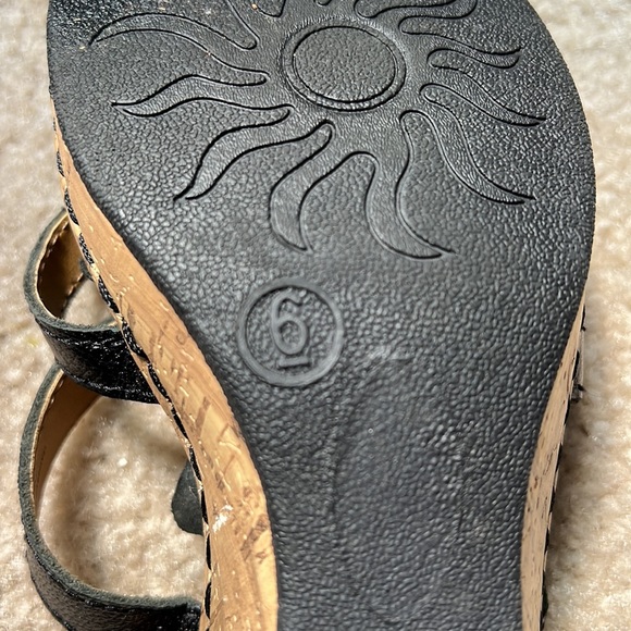 Wedge flip flops! Size 6 NEW - Picture 6 of 7